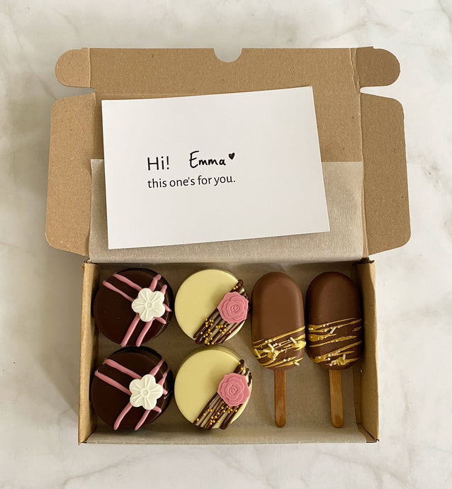 What's in it? Sweet box Oreo bonbons & cakesicles (6 stuks)